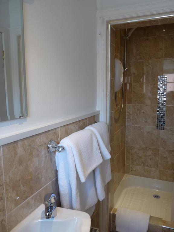Cornerways Guest House Llandudno Bagian luar foto