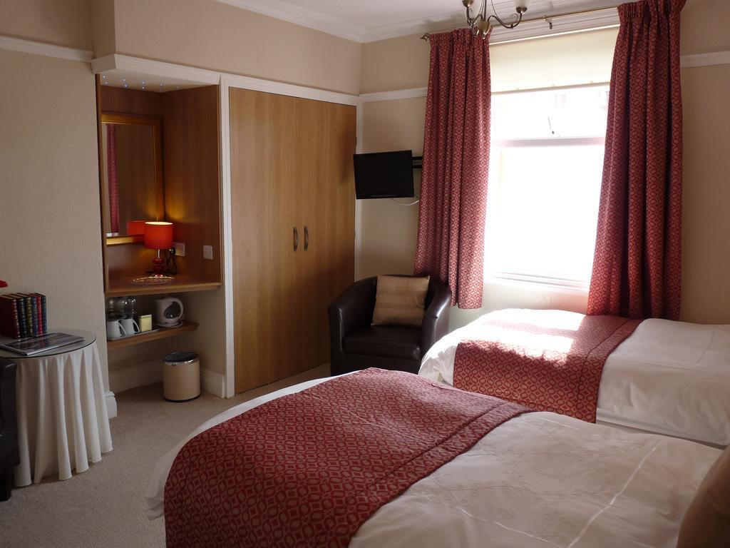 Cornerways Guest House Llandudno Bagian luar foto