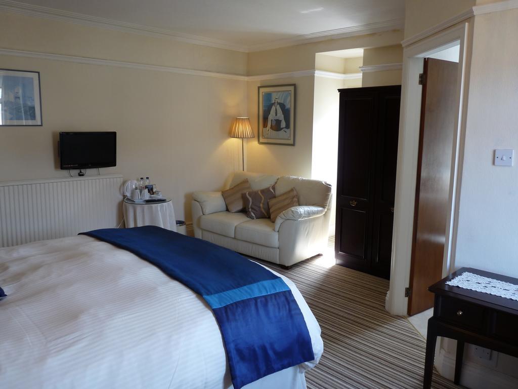 Cornerways Guest House Llandudno Bagian luar foto