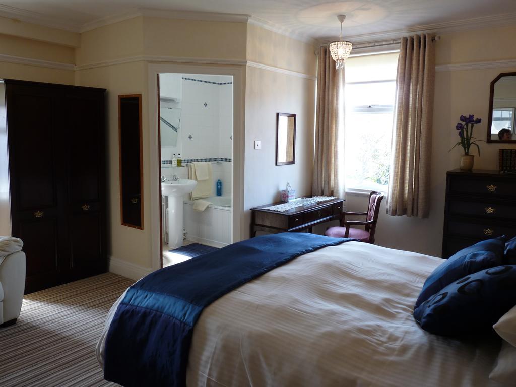 Cornerways Guest House Llandudno Bagian luar foto