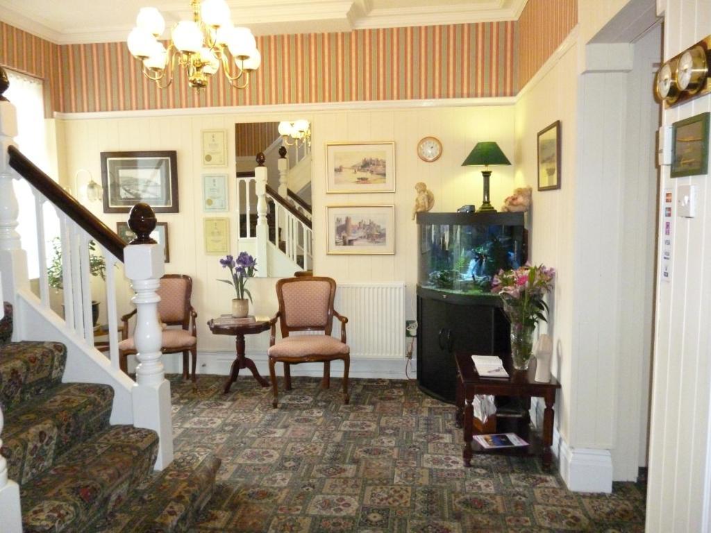 Cornerways Guest House Llandudno Bagian luar foto